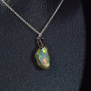 Opal Halskette — Lebhafter grüner Blitz