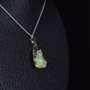 Opal Halskette — Grünes & blau-grünes Feuer