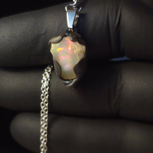 Opal Halskette — Goldenes & rotes Feuer, weißes Herz