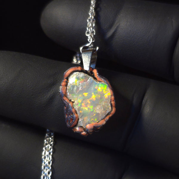 Opal Halskette — Sanfter Regenbogen-Schimmer